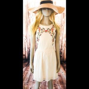 Floral embroidered dress size L (forever 21)